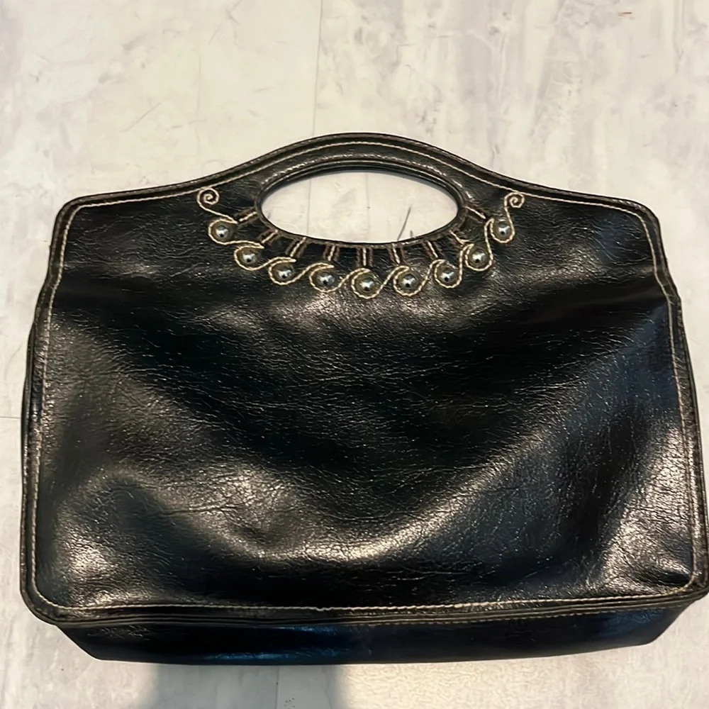 Worthington genuine leather handbag EUC black/ silver accents 11.5”x 6”x 2”